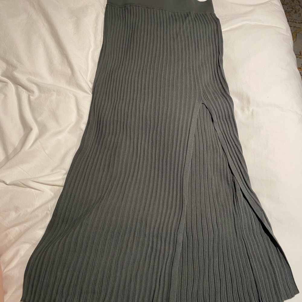 Aritzia sage midi skirt with slit